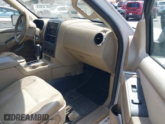 2007 Ford Explorer Sport Trac Limited with VIN 1FMEU33877UA55458, listed as a IAAI auction lot 42458054 with 369,645 mi miles and . Bid and sale history available at DreamBid. Image 5.