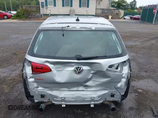 2017 Volkswagen GTI S z VIN 3VW447AU3HM053409, wystawiony jako IAAI lot #42345728 z przebiegiem 98 835 mil mil oraz . Historia ofert i sprzedaży dostępna na DreamBid. Obrazek 6.