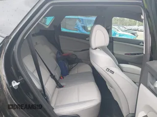 2018 Hyundai Tucson SE z VIN KM8J2CA47JU820390, wystawiony jako IAAI lot #42104349 z przebiegiem 11 725 mil mil oraz . Historia ofert i sprzedaży dostępna na DreamBid. Obrazek 8.