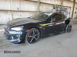 2019 Toyota 86 GT z VIN JF1ZNAE19K9701575, wystawiony jako Copart lot #55909595 z przebiegiem 45 739 mil mil oraz Szkoda całkowita • Salvage title. Historia ofert i sprzedaży dostępna na DreamBid. Obrazek 1.