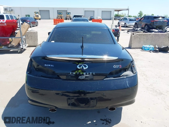 2011 Infiniti G37 with VIN JN1CV6FE1BM952590, listed as a IAAI auction lot 41990678 with 103,088 mi miles. Bid and sale history available at carsss.com. Image 17.
