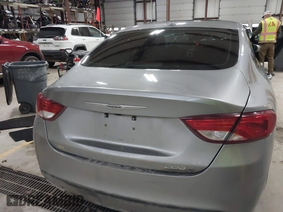 2015 Chrysler 200 S with VIN 1C3CCCBG2FN700683, listed as a IAAI auction lot 41124987 with 98,724 mi miles. Bid and sale history available at carsss.com. Image 16.