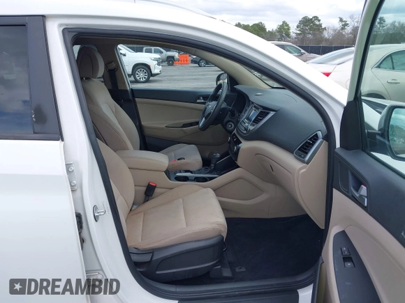 2017 Hyundai Tucson SE with VIN KM8J3CA44HU511581, listed as a IAAI auction lot 41687971 with 111,981 mi miles. Bid and sale history available at carsss.com. Image 5.