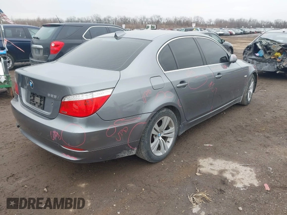 2009 BMW 5 Series 528i with VIN WBANU53549C121735, listed as a IAAI auction lot 41536727 with 157,813 mi miles and . Bid and sale history available at carsss.com. Image 4.