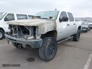 2011 GMC Sierra 1500 SLE with VIN 3GTP2VE38BG315491, listed as a IAAI auction lot 40983493 with 1 mi miles. Bid and sale history available at carsss.com. Image 2.