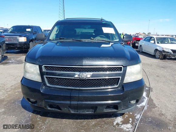 2010 Chevrolet Suburban LT with VIN 1GNUKJE35AR147956, listed as a IAAI auction lot 41722353 with 277,153 mi miles. Bid and sale history available at carsss.com. Image 12.