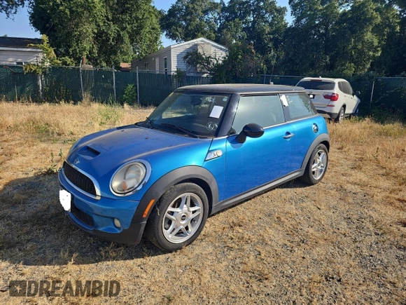 2009 MINI Hardtop S with VIN WMWMF73519TW86705, listed as a Copart auction lot 59819515 with 80,443 mi miles and Clean title. Bid and sale history available at DreamBid. Image 2.