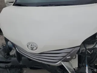 2016 Toyota Sienna XLE с VIN 5TDYK3DC5GS752884, выставлен на аукционе Copart как лот 54621775 с пробегом Не указан миль и Списание • Salvage title. История ставок и продаж доступна на DreamBid. Изображение 12.