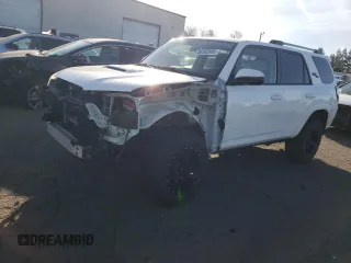 2018 Toyota 4Runner SR5 z VIN JTEBU5JR6J5549922, wystawiony jako Copart lot #88162605 z przebiegiem 73 551 mil mil oraz Szkoda całkowita • Salvage title. Historia ofert i sprzedaży dostępna na DreamBid. Obrazek 1.