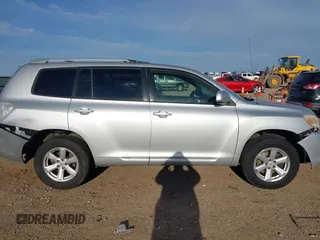 2008 Toyota Highlander z VIN JTEES41A482082292, wystawiony jako IAAI lot #42030053 z przebiegiem 183 831 mil mil oraz . Historia ofert i sprzedaży dostępna na DreamBid. Obrazek 14.
