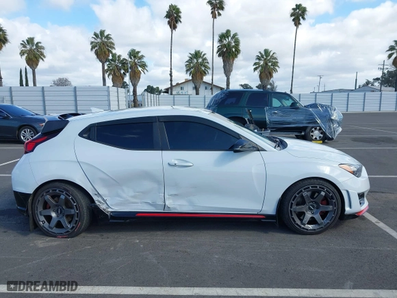 2019 Hyundai Veloster N with VIN KMHT36AH6KU001916, listed as a IAAI auction lot 41577775 with 77,471 mi miles. Bid and sale history available at carsss.com. Image 13.