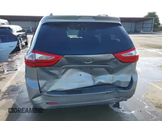 2017 Toyota Sienna XLE Auto Access Seat with VIN 5TDYZ3DC5HS831596, listed as a IAAI auction lot 42146953 with 181,807 mi miles. Bid and sale history available at carsss.com. Image 16.