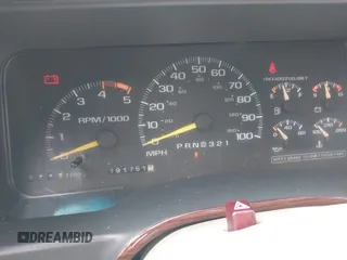 1999 Cadillac Escalade z VIN 1GYEK13R4XR410963, wystawiony jako IAAI lot #40599113 z przebiegiem 191 751 mil mil oraz . Historia ofert i sprzedaży dostępna na DreamBid. Obrazek 7.