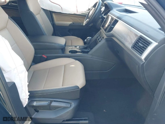 2021 Volkswagen Atlas Cross Sport 3.6L V6 SE w/Technology with VIN 1V2WE2CA4MC204010, listed as a IAAI auction lot 41252081 with 41,106 mi miles. Bid and sale history available at carsss.com. Image 5.