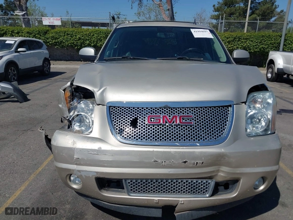 2013 GMC Yukon XL Denali with VIN 1GKS2MEF2DR244780, listed as a IAAI auction lot 41994097 with 65,477 mi miles. Bid and sale history available at carsss.com. Image 12.