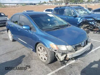 2006 Honda Civic LX z VIN 1HGFA16596L015444, wystawiony jako IAAI lot #41954653 z przebiegiem 317 779 mil mil oraz . Historia ofert i sprzedaży dostępna na DreamBid. Obrazek 1.