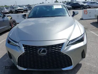 2021 Lexus IS 300 z VIN JTHCA1D22M5117601, wystawiony jako IAAI lot #41904908 z przebiegiem 39 209 mil mil oraz . Historia ofert i sprzedaży dostępna na DreamBid. Obrazek 12.