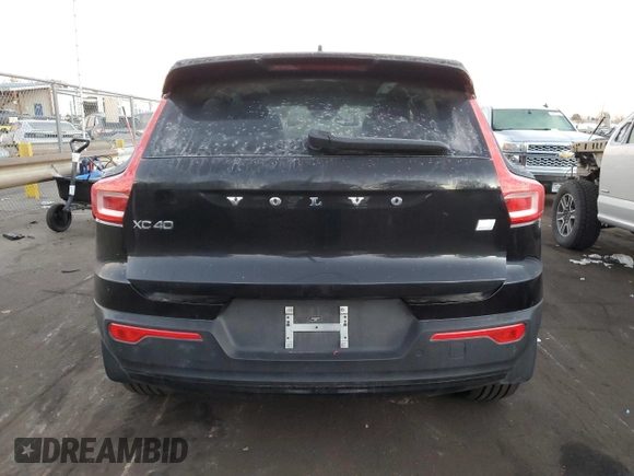 2021 Volvo XC40 z VIN YV4ED3UR9M2561647, wystawiony jako Copart lot #85908524 z przebiegiem 31 479 mil mil oraz Szkoda całkowita • Salvage title. Historia ofert i sprzedaży dostępna na DreamBid. Obrazek 6.