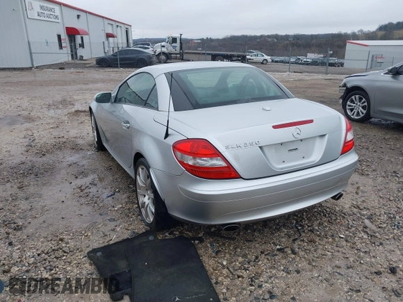 2005 Mercedes-Benz SLK 230/320 z VIN WDBWK56FX5F075529, wystawiony jako IAAI lot #41535391 z przebiegiem 104 792 mil mil oraz . Historia ofert i sprzedaży dostępna na DreamBid. Obrazek 3.