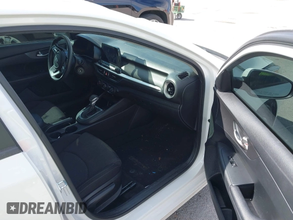 2020 Kia Forte LXS with VIN 3KPF24AD1LE257404, listed as a IAAI auction lot 41853440 with 48,475 mi miles. Bid and sale history available at carsss.com. Image 5.