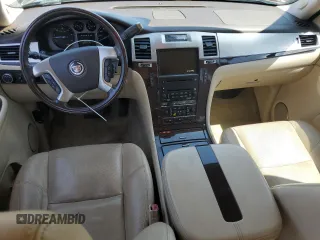 2007 Cadillac Escalade ESV с VIN 1GYFK66807R289241, выставлен на аукционе Copart как лот 54227615 с пробегом 227 337 миль миль и Чистый • Clean title. История ставок и продаж доступна на DreamBid. Изображение 8.