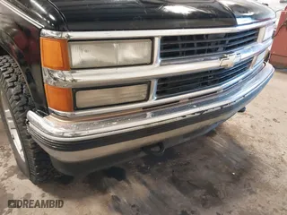1996 Chevrolet Tahoe with VIN 1GNEK13R8TJ313125, listed as a IAAI auction lot 41361170 with 162,789 mi miles. Bid and sale history available at carsss.com. Image 6.
