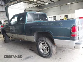 1998 Dodge 1500 z VIN 3B7HF13Z1WG234475, wystawiony jako IAAI lot #41523893 z przebiegiem 195 646 mil mil oraz . Historia ofert i sprzedaży dostępna na DreamBid. Obrazek 15.