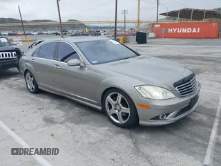 2007 Mercedes-Benz S 550 z VIN WDDNG71X87A059703, wystawiony jako IAAI lot #42190003 z przebiegiem 165 589 mil mil oraz . Historia ofert i sprzedaży dostępna na DreamBid. Obrazek 1.