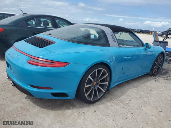 2017 Porsche 911 4S with VIN WP0BB2A98HS136078, listed as a Copart auction lot 75467624 with 0 mi miles and Non Repairable. Bid and sale history available at carsss.com. Image 3.