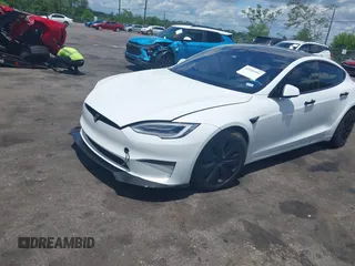 2021 Tesla Model S Plaid с VIN 5YJSA1E62MF438406, выставлен на аукционе IAAI как лот 42246901 с пробегом Не указан миль и . История ставок и продаж доступна на DreamBid. Изображение 17.