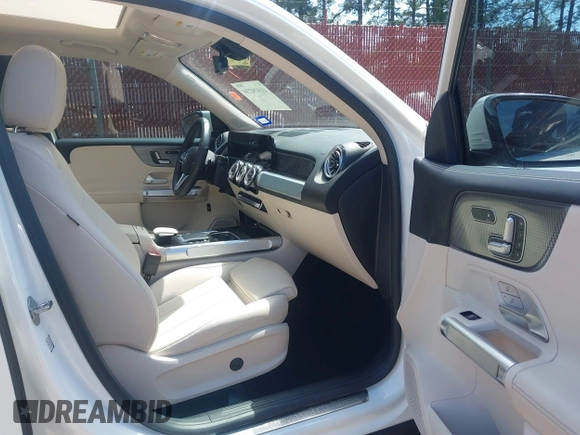 2022 Mercedes-Benz GLB 250 с VIN W1N4M4GB0NW258262, выставлен на аукционе IAAI как лот 41979739 с пробегом 43 877 миль миль и . История ставок и продаж доступна на DreamBid. Изображение 5.