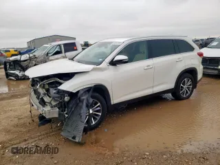 2019 Toyota Highlander SE z VIN 5TDJZRFH0KS586100, wystawiony jako Copart lot #58287285 z przebiegiem 227 765 mil mil oraz Szkoda całkowita • Salvage title. Historia ofert i sprzedaży dostępna na DreamBid. Obrazek 1.