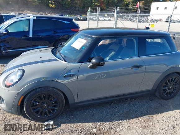 2018 MINI Hardtop Cooper S with VIN WMWXP7C53J2C62322, listed as a IAAI auction lot 40651249 with 67,063 mi miles and . Bid and sale history available at DreamBid. Image 14.