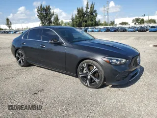 2022 Mercedes-Benz C 300 z VIN W1KAF4GB7NR041381, wystawiony jako Copart lot #52912145 z przebiegiem 88 668 mil mil oraz Czysty tytuł • Clean title. Historia ofert i sprzedaży dostępna na DreamBid. Obrazek 4.