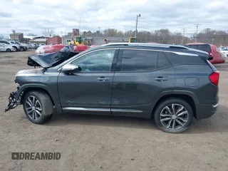 2019 GMC Terrain Denali z VIN 3GKALXEX5KL340085, wystawiony jako IAAI lot #42049755 z przebiegiem 16 810 mil mil oraz . Historia ofert i sprzedaży dostępna na DreamBid. Obrazek 13.