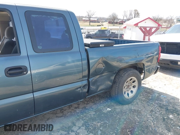 2006 Chevrolet Silverado 1500 Work Truck with VIN 1GCEC19X86Z167990, listed as a IAAI auction lot 41730563 with 165,088 mi miles. Bid and sale history available at carsss.com. Image 6.