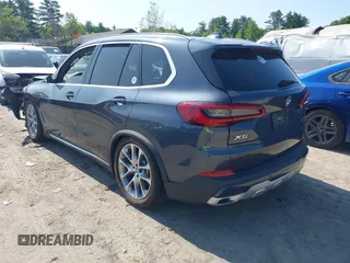 2020 BMW X5 xDrive40i with VIN 5UXCR6C06L9B16189, listed as a IAAI auction lot 42364103 with Not provided miles and . Bid and sale history available at DreamBid. Image 3.