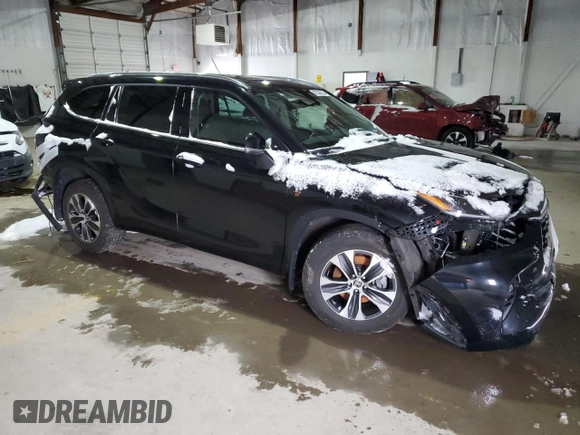 2021 Toyota Highlander XLE with VIN 5TDHZRBHXMS554620, listed as a Copart auction lot 45328635 with 67,262 mi miles and Salvage title. Bid and sale history available at DreamBid. Image 4.