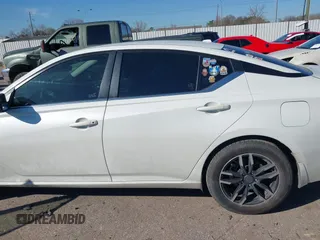 2022 Nissan Altima SR z VIN 1N4BL4CV8NN420653, wystawiony jako IAAI lot #41633021 z przebiegiem 61 284 mil mil oraz . Historia ofert i sprzedaży dostępna na DreamBid. Obrazek 14.