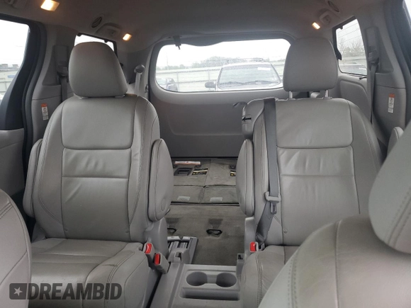 2015 Toyota Sienna XLE с VIN 5TDYK3DC6FS531521, выставлен на аукционе Copart как лот 62923695 с пробегом 135 782 миль миль и Списание • Salvage title. История ставок и продаж доступна на DreamBid. Изображение 10.