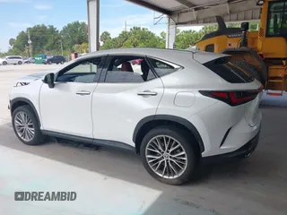 2023 Lexus NX 350h Premium z VIN 2T2GKCEZ2PC010333, wystawiony jako IAAI lot #42641664 z przebiegiem 35 369 mil mil oraz . Historia ofert i sprzedaży dostępna na DreamBid. Obrazek 15.