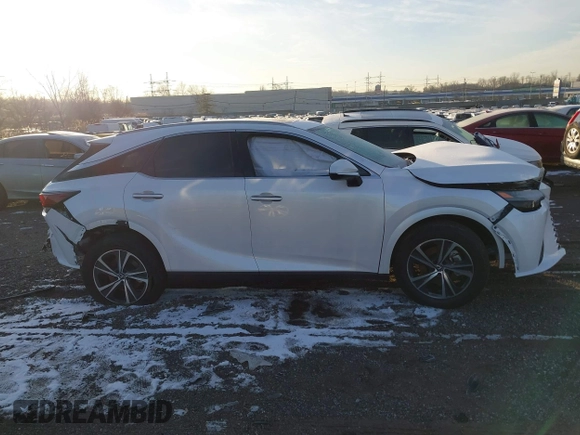 2024 Lexus RX 350h z VIN 2T2BBMCA8RC055678, wystawiony jako IAAI lot #41160022 z przebiegiem 5 275 mil mil oraz . Historia ofert i sprzedaży dostępna na DreamBid. Obrazek 12.