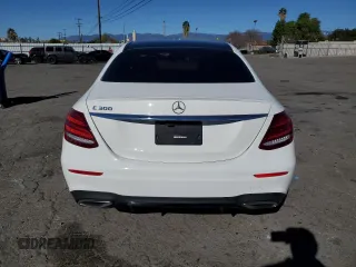 2019 Mercedes-Benz E-Class E 300 with VIN WDDZF4JB7KA605701, listed as a Copart auction lot 38572993 with 60,909 mi miles. Bid and sale history available at carsss.com. Image 6.