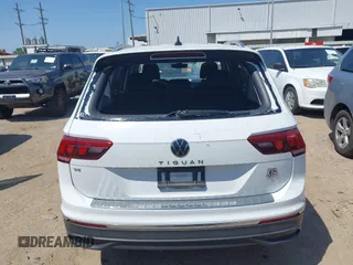 2022 Volkswagen Tiguan SE with VIN 3VV3B7AX7NM032705, listed as a IAAI auction lot 41987713 with 34,010 mi miles and . Bid and sale history available at DreamBid. Image 16.