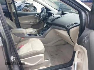 2014 Ford Escape SE z VIN 1FMCU9GX9EUC01478, wystawiony jako IAAI lot #42370409 z przebiegiem 158 154 mil mil oraz . Historia ofert i sprzedaży dostępna na DreamBid. Obrazek 5.