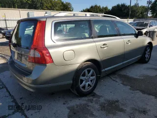 2008 Volvo V70 with VIN YV1BW982781044062, listed as a Copart auction lot 70427534 with 202,812 mi miles and Salvage title. Bid and sale history available at DreamBid. Image 3.