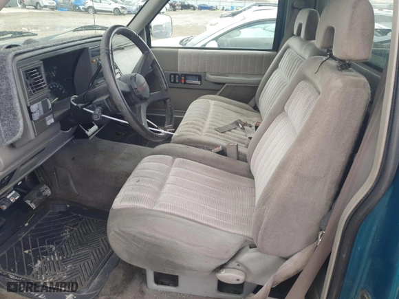 1994 Chevrolet C/K 1500 with VIN 1GCEC14K7RZ287361, listed as a Copart auction lot 47807745 with 204,214 mi miles and Salvage Title. Bid and sale history available at carsss.com. Image 7.