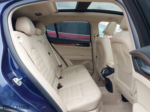 2019 Alfa Romeo Stelvio Ti with VIN ZASPAKBN4K7C43201, listed as a IAAI auction lot 41121052 with 32,768 mi miles. Bid and sale history available at carsss.com. Image 8.