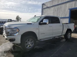 2024 Ram 2500 Laramie z VIN 3C6UR5FL2RG282244, wystawiony jako Copart lot #54852815 z przebiegiem 19 361 mil mil oraz Czysty tytuł • Clean title. Historia ofert i sprzedaży dostępna na DreamBid. Obrazek 1.