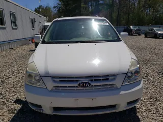 2010 Kia Sedona LX with VIN KNDMG4C33A6359612, listed as a Copart auction lot 55347545 with 197,699 mi miles and Clean Title. Bid and sale history available at carsss.com. Image 5.